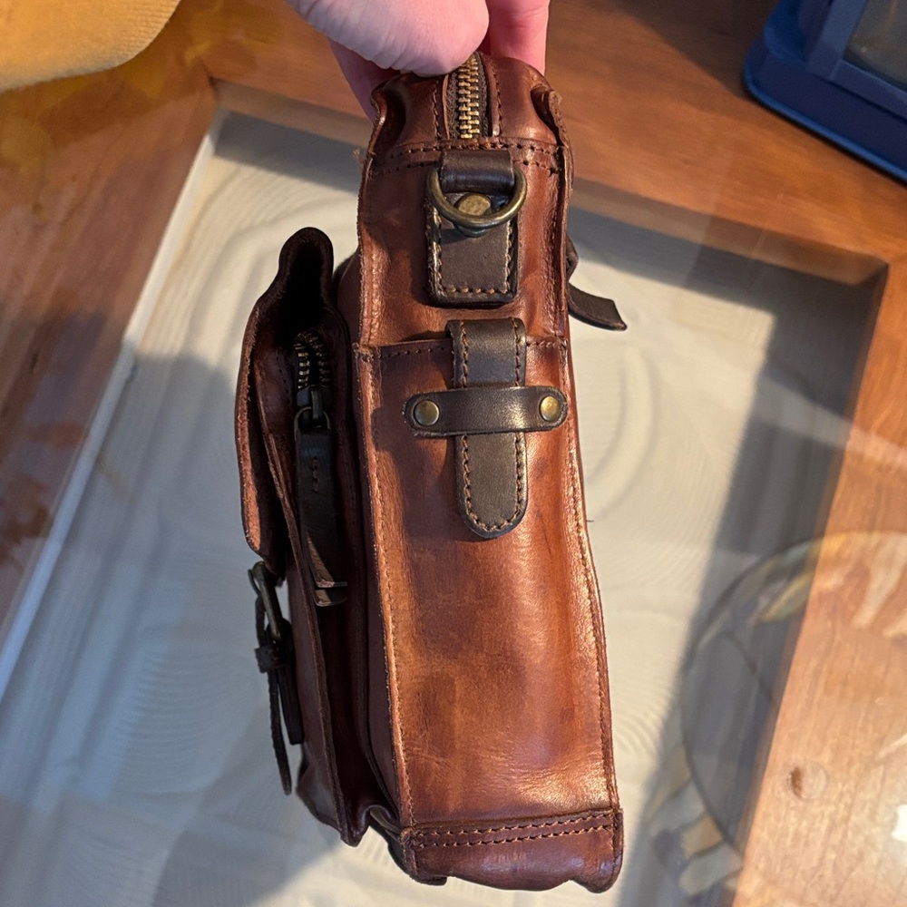 PIKOLINOS CAIMARI Rich Brown Leather Messenger Bag - Picture 9 of 16
